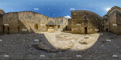 360° view of Medieval Castle Courtyard - Alamy