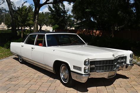 Cadillac Fleetwood Classic Collector Cars