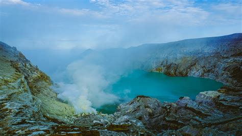 Wisata Blue Fire Di Banyuwangi Menyaksikan Keindahan Alam Yang Langka