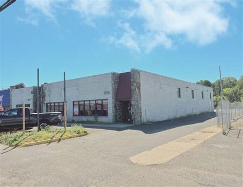 228 Farmingdale Rd, Farmingdale, NY 11735 | LoopNet