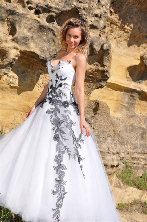 Margot Robe De Mariage Robe De Mari E Blanche Et Noire Mariage En