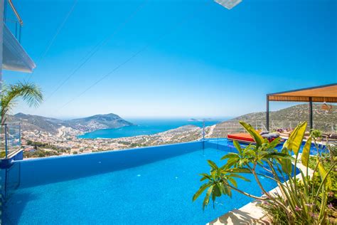 Kalkan Akbel bölgesinde Deniz Manzaralı 4 odalı Özel Havuzlu Villa