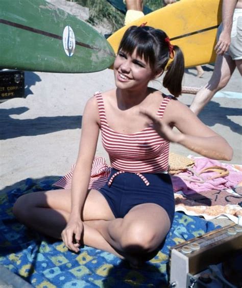 Sally Field as Gidget, 1965 : OldSchoolCool