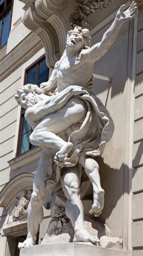 Viena Estatua De H Rcules Que Lucha Antaeus De La Entrada A Hofburg