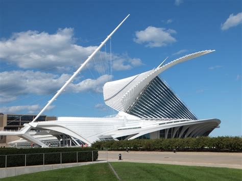 Milwaukee Art Museum | Milwaukee Lakefront Walking Tour | eVisitorGuide