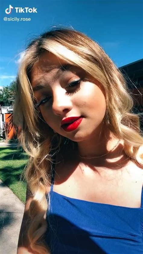 Pin By Shanna On Tik Tok Video Girl Dancing Blonde Girl Dance Videos