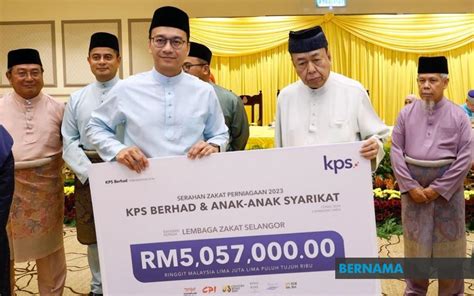 Bernama Sultan Selangor Perkenan Terima Zakat Perniagaan Rm Juta