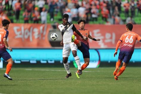 K리그 경남 돌풍 주역 말컹 4라운드 Mvp 선정 한국일보