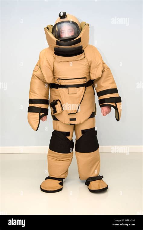 Eod Bomb Disposal Suit Used In Afghanistan And Iraq Stock Photo Alamy