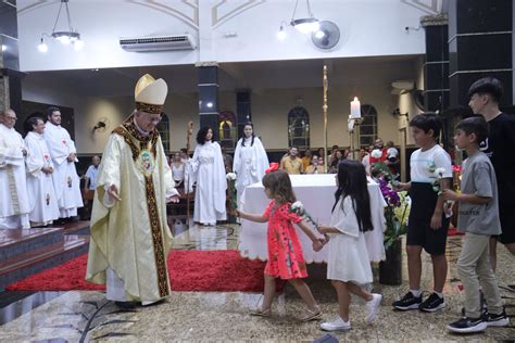 Celebra O Em A O De Gra As Marca O Encerramento Dos Oito Anos E Oito