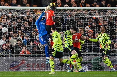 Arsenal Vence Luton Town Com Gol No Fim E Segue Líder Isolado Da