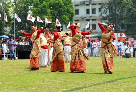 dance steps: BIHU DANCE MOST POPULAR FOLK DANCE OF ASSAM( UPDATE 2023)