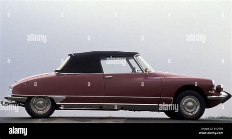 Citroen Ds Convertible Hi Res Stock Photography And Images Alamy