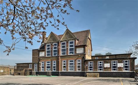 Henry Cavendish Primary School - Education - Hydethorpe Road, Clapham Park, London, United ...