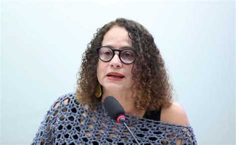 Ministra da Ciência e Tecnologia apresenta investimentos para aumentar