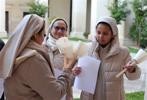 Consacrati Della Chiesa Di Lecce In Festa Mons Seccia Ci Arricchite