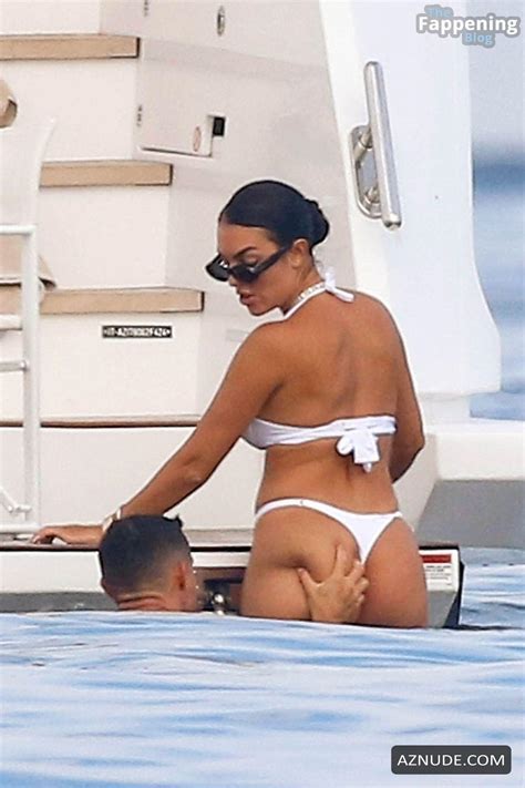 Georgina Rodriguez Sexy Seen With Cristiano Ronaldo Showing Off Her Hot