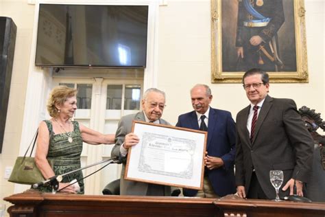 Gutnisky Recibi La Distinci N Libertador El Libertador