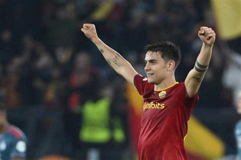 Roma è già Dybala mania l argentino segna e aspetta il rinnovo QNM