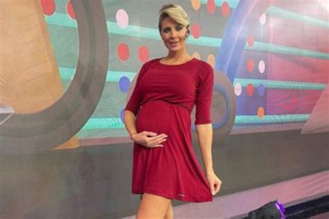 Tamara Bella Prendi Fuego Las Redes Al Posar De Espaldas Con Un Conjunto De Lencer A Muy Hot