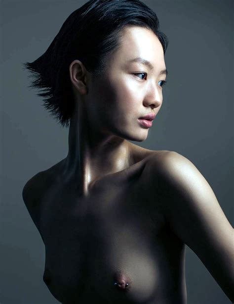 Hot Sculpt Nude Photoshoot By Alberto Maria Colombo For Treats Magazine 8 June 2015 The