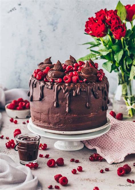 Schoko Vanille Torte Mit Nuss Nougat Und Drip Vegan Bianca Zapatka