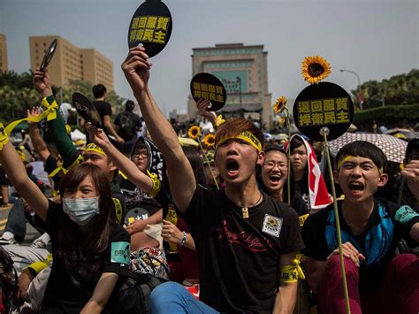 Over 100000 People In Taiwan Protest A Controversial China Trade D