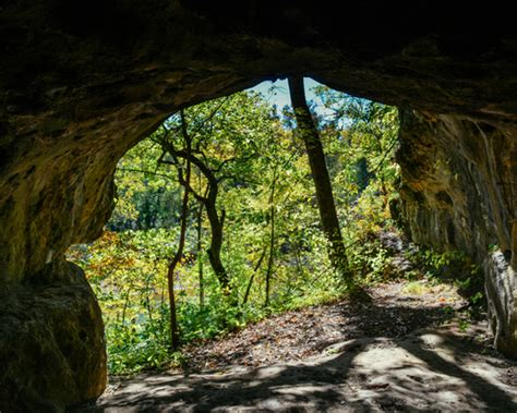 Hiking at Meramec State Park | RiverHills Retreats