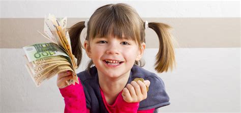 Kindergeld und Steuer-ID: Was zu beachten ist | kidsgo