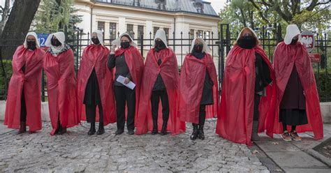 Bunt Podr Cznych W Warszawie