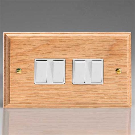 Varilight Kilnwood Oak 4 Gang 10a 2 Way Switch With White Insert Ukes