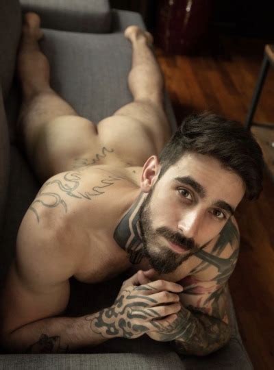 Bare Naked Nude Men Tumblr Tumbex