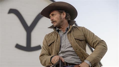 Yellowstone’s Josh Lucas Shares Thoughts About Possibly Playing Young ...