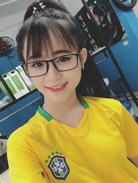 Những hình ảnh hot girl đá bóng xinh chất ngất nhất hiện nay