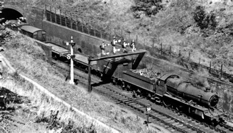 Up Freight Emerging From Rainbow Hill Ben Brooksbank Cc By Sa 2 0