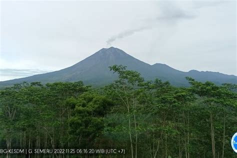 Status Siaga Aktivitas Gunung Semeru Masih Didominasi Gempa Letusan