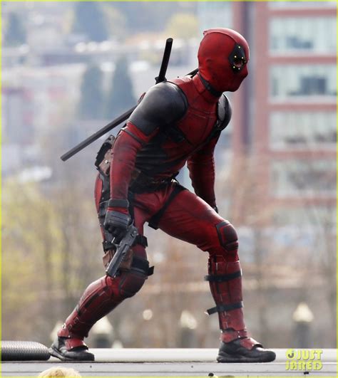 Ryan Reynolds's Full 'Deadpool' Suit Gets Pictured on Set!: Photo ...