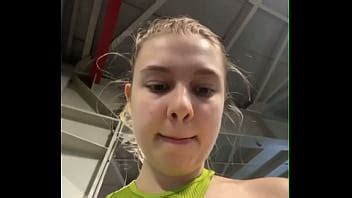 Entrenar Y Masturbarse En El Gimnasio XVIDEOS