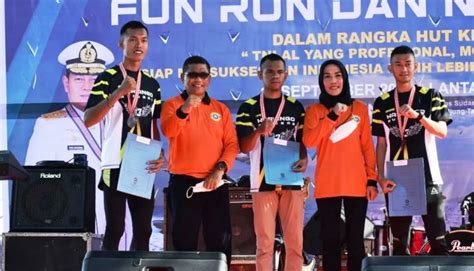 Prajurit Julu Siri Sabet Emas Di Event Fun Run Hut TNI AL Ke 77 Trenz