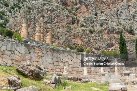 399 Apollo Temple Delphi Stock Photos, High-Res Pictures, and Images - Getty Images