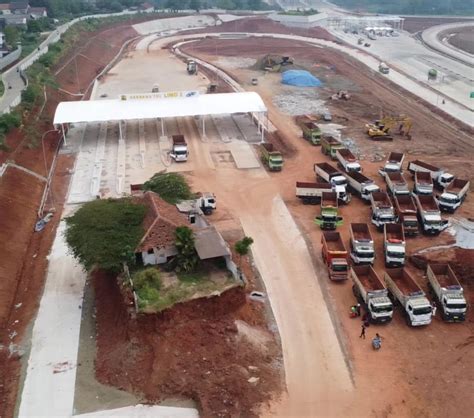 Viral Rumah Berdiri Kokoh Di Tengah Proyek Tol Cijago Depok Ini