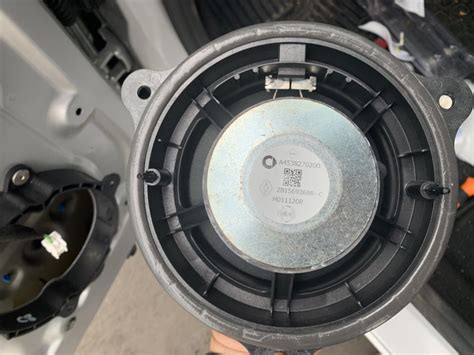 281569368R Динамик аудио двери RENAULT | Запчасти на DRIVE2