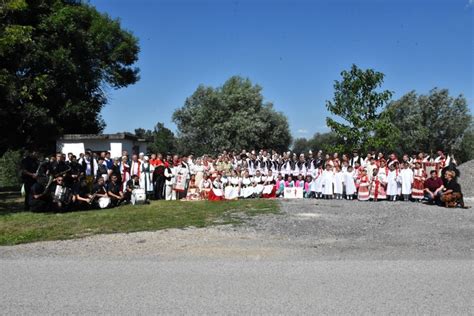 Video Foto Folklor Se Napokon Vratio I U Posavinu Koja Se Ima Ime