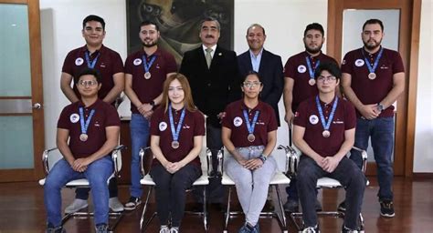 Alumnos De La UAEH Varados En Acapulco Trajeron Medallas A Hidalgo