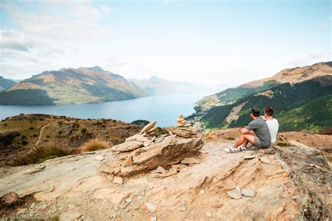 Ultimate Guide to New Zealand Hiking Trails | VR Hotels