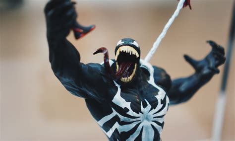 Spider-Man 2 Spoiler Talk: Venom, new suit, that ending - GadgetMatch