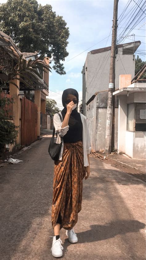 Pin By Lia Setiyaningsih On Fashion Outfit Kondangan Rok Lilit