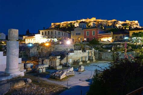 Paseo Nocturno Por Plaka Y Monastiraki Atenas Civitatis