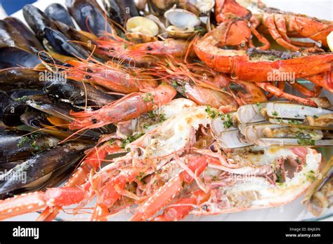 Shellfish Plates Hi Res Stock Photography And Images Alamy