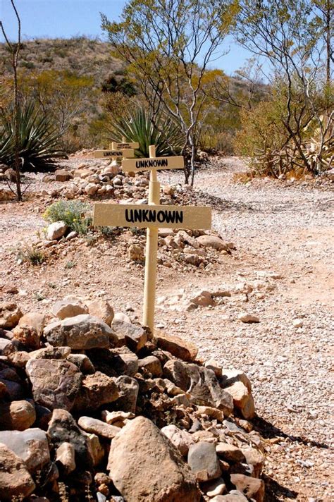 Etiquetas De Pl Stico Graves Desconocidas De La Piedra Sepulcral De